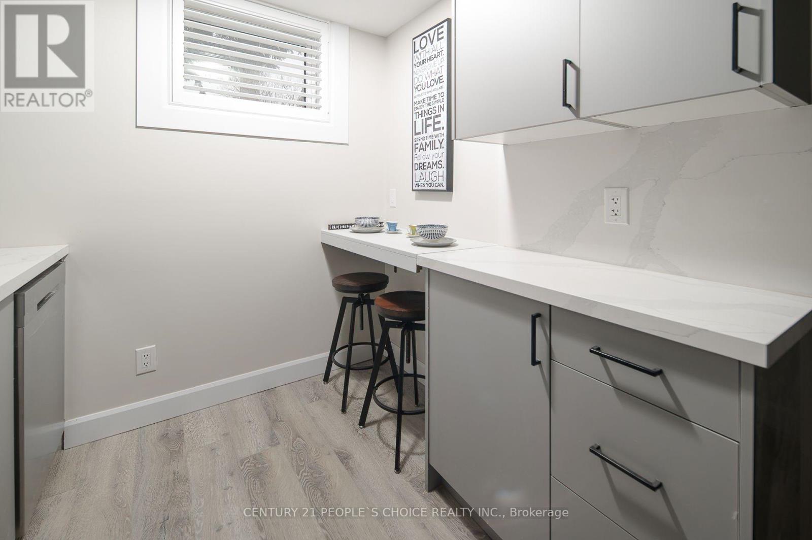 Lower - 37 Bentworth Avenue, Toronto (Yorkdale-Glen Park), Ontario  M6A 1P1 - Photo 6 - W12879724