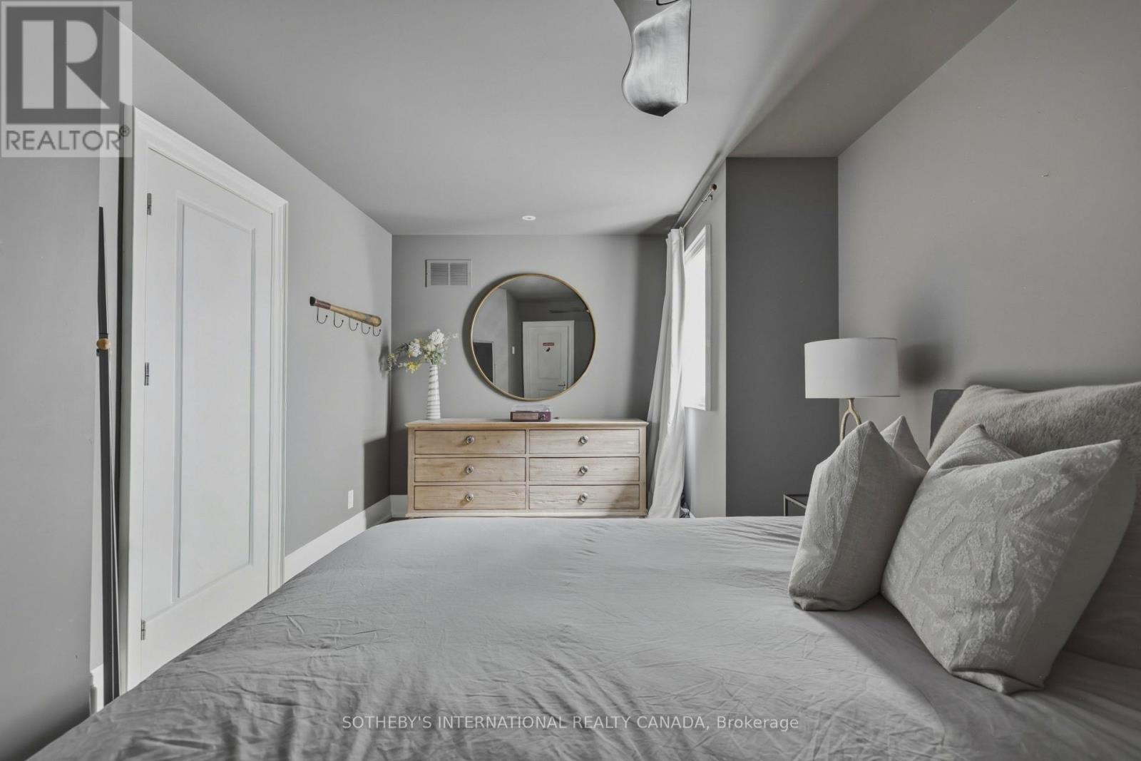 85 Strath Avenue, Toronto, Ontario  M8X 1R7 - Photo 22 - W12879744