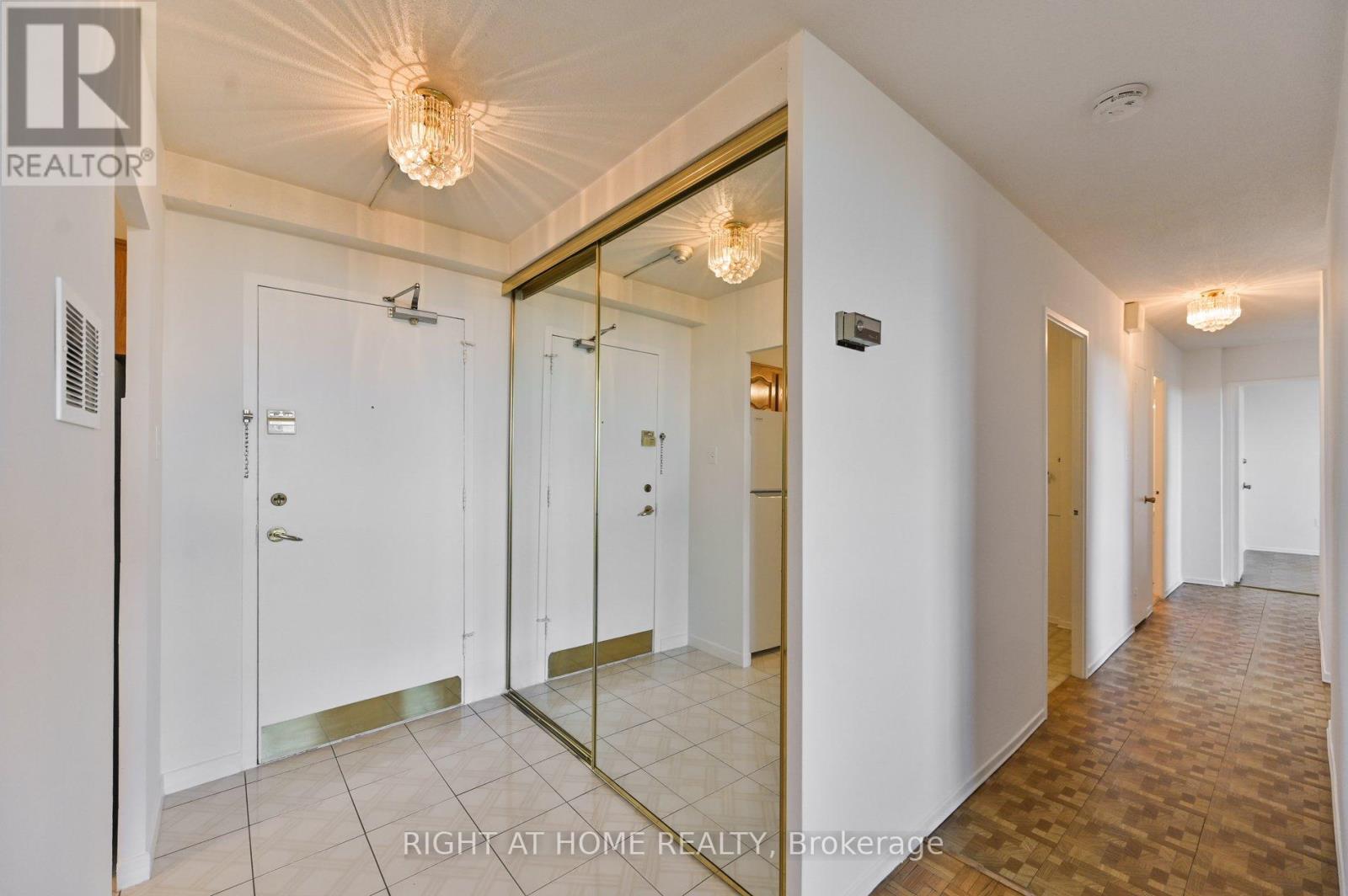 1212 - 15 La Rose Avenue, Toronto, Ontario  M9P 1A7 - Photo 10 - W12879802