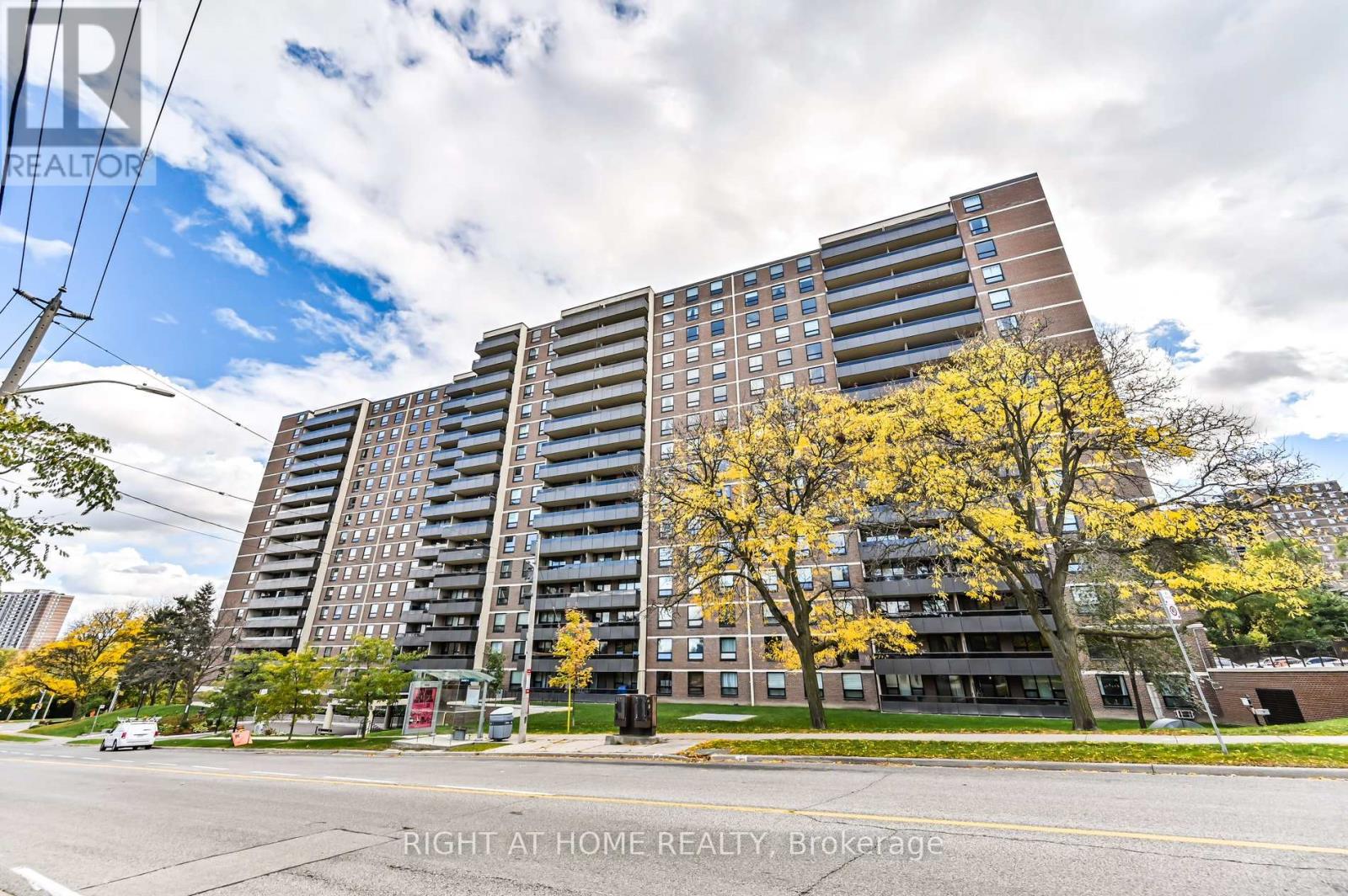 1212 - 15 La Rose Avenue, Toronto, Ontario  M9P 1A7 - Photo 2 - W12879802