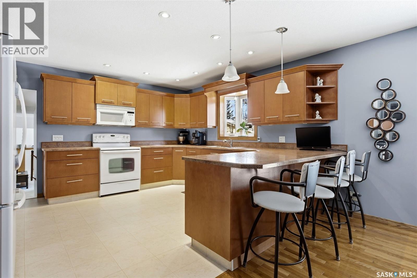 78 Edenwold Crescent, Regina, Saskatchewan  S4R 8A3 - Photo 4 - SK030358