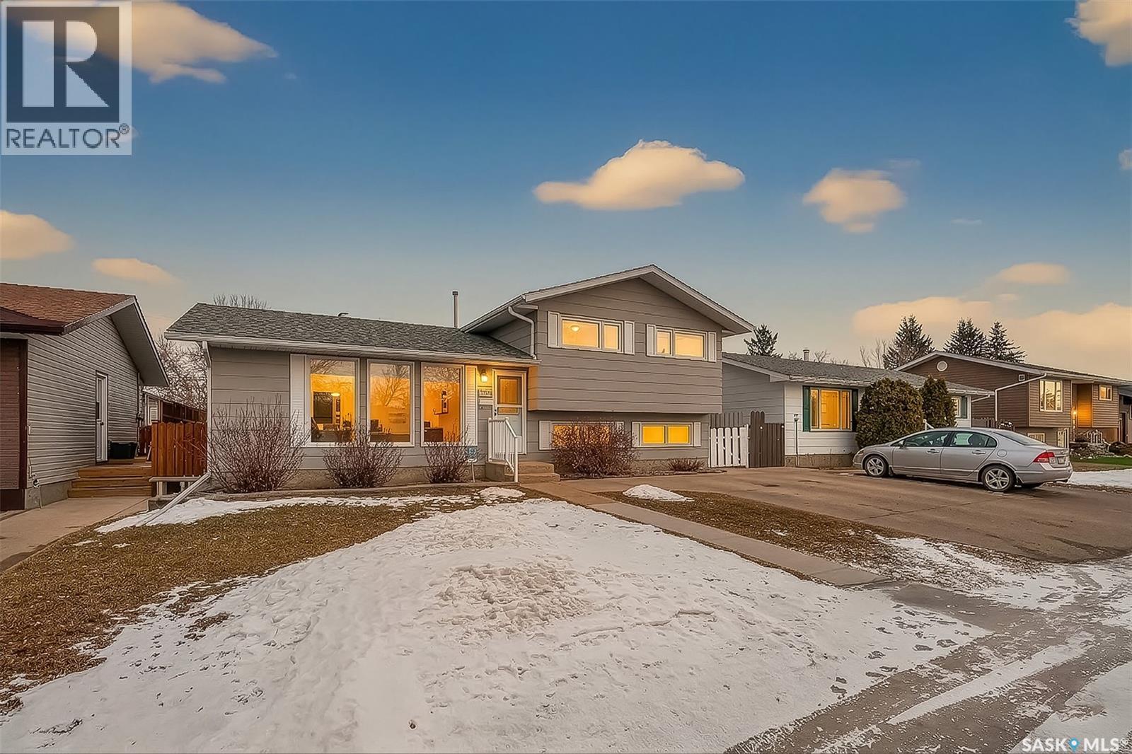 1043 Corman CRESCENT, Moose Jaw, Saskatchewan