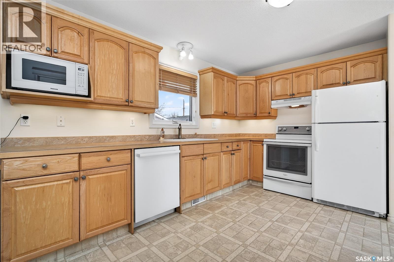 1043 Corman Crescent, Moose Jaw, Saskatchewan  S6H 6V5 - Photo 11 - SK030312