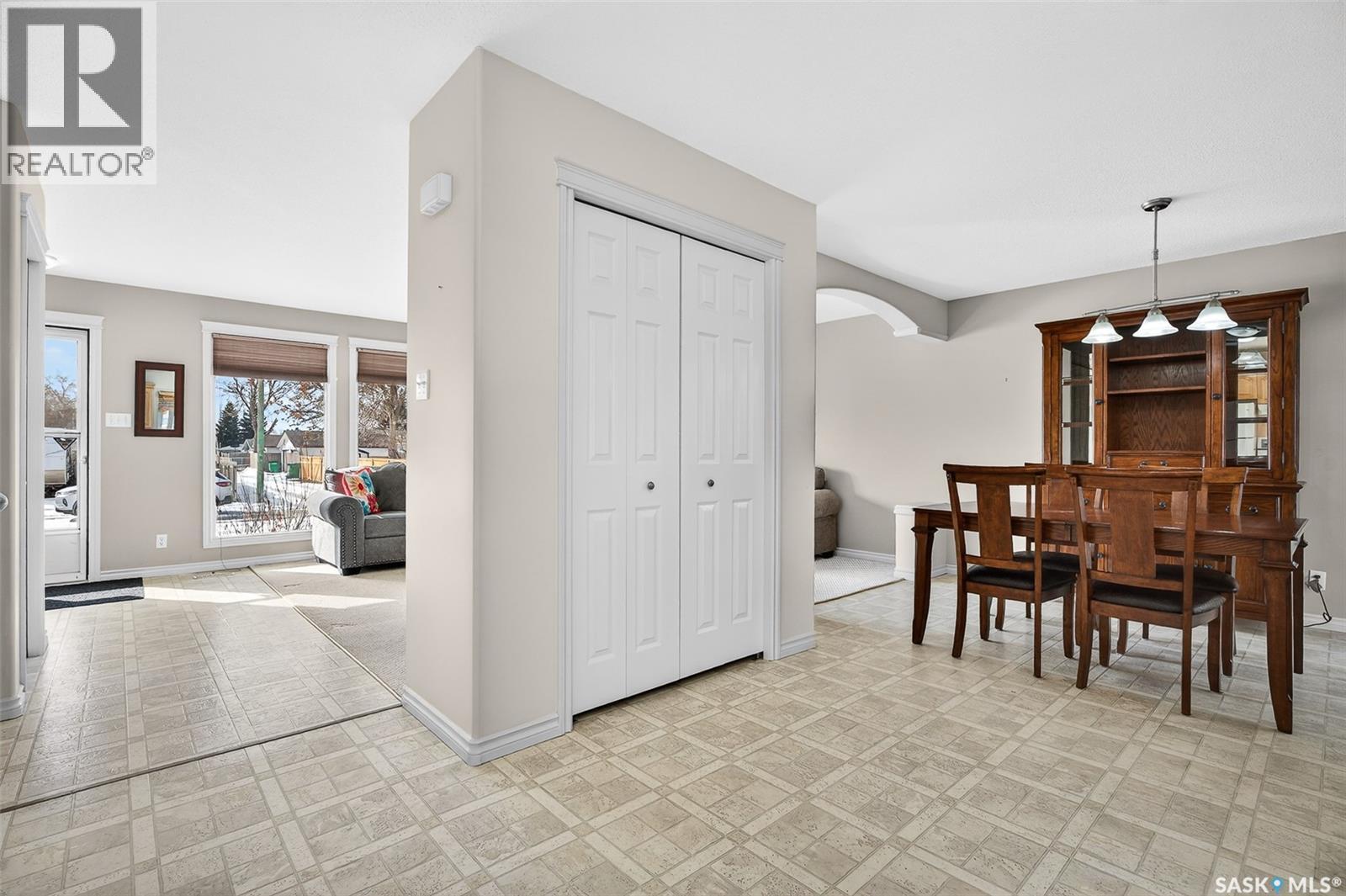 1043 Corman Crescent, Moose Jaw, Saskatchewan  S6H 6V5 - Photo 14 - SK030312