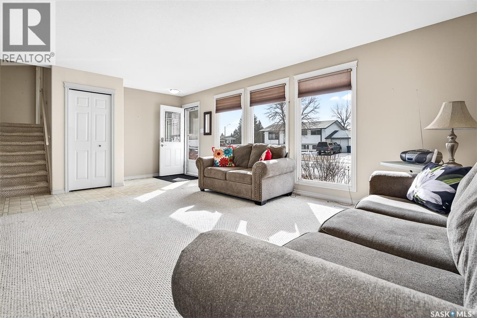 1043 Corman Crescent, Moose Jaw, Saskatchewan  S6H 6V5 - Photo 3 - SK030312