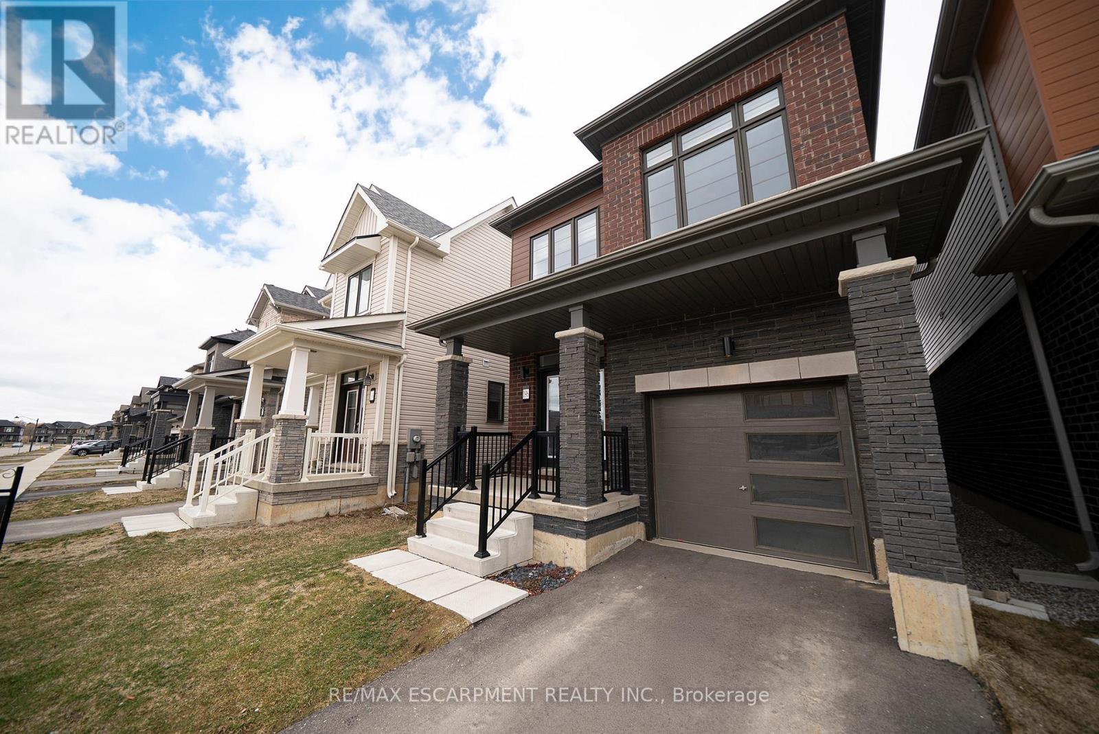 196 Wilmot Road, Brantford, Ontario  N3T 0W7 - Photo 3 - X12879598