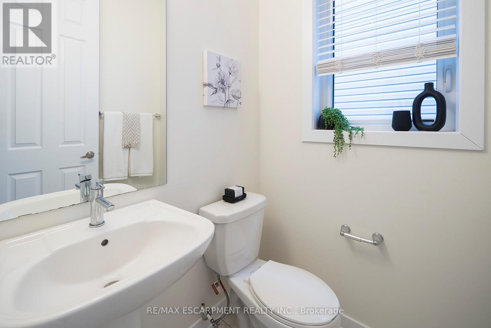 196 Wilmot Road, Brantford, Ontario  N3T 0W7 - Photo 5 - X12879598