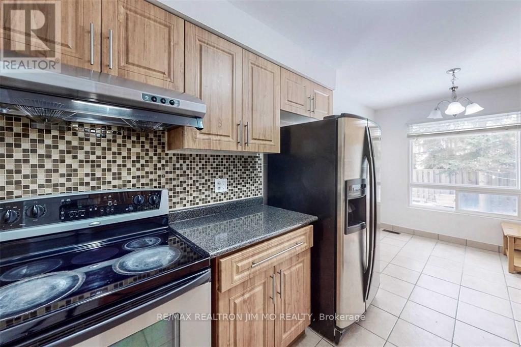 34 Ponymill Drive, Toronto, Ontario  M1V 2Y1 - Photo 11 - E12717262