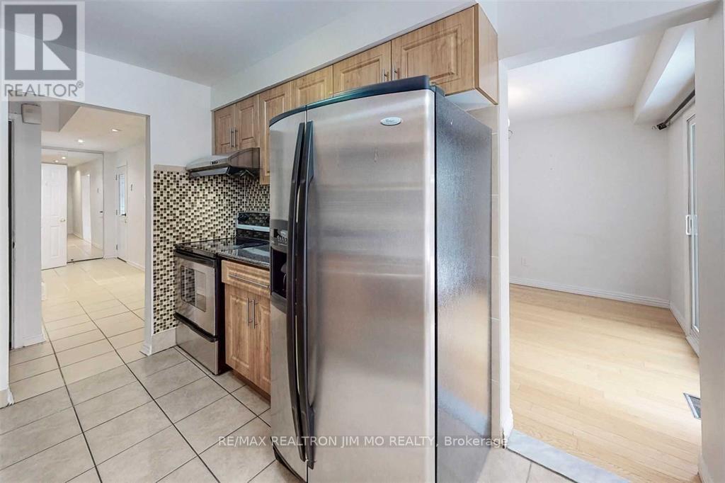 34 Ponymill Drive, Toronto, Ontario  M1V 2Y1 - Photo 13 - E12717262