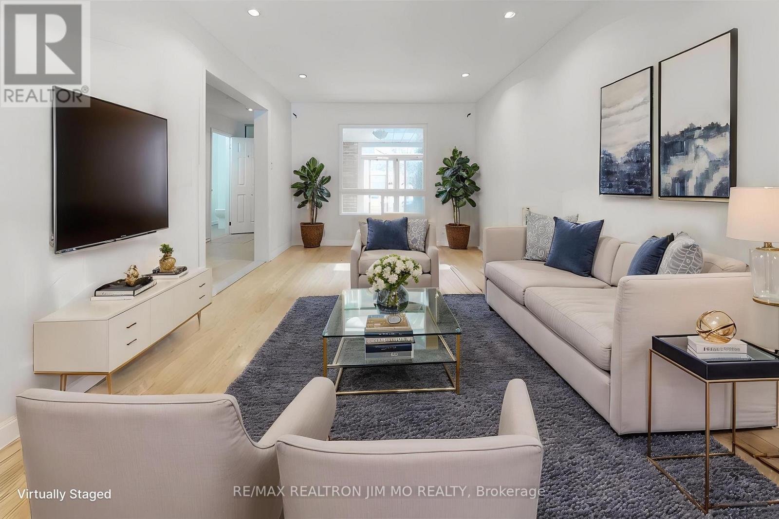 34 Ponymill Drive, Toronto, Ontario  M1V 2Y1 - Photo 4 - E12717262