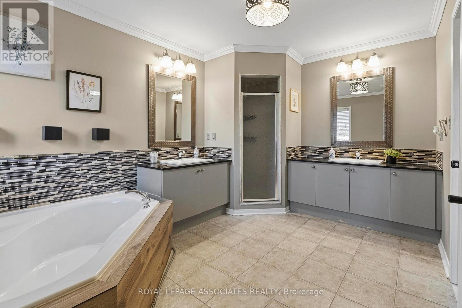 1044 Langford Street, Oshawa, Ontario  L1K 2W1 - Photo 32 - E12876334