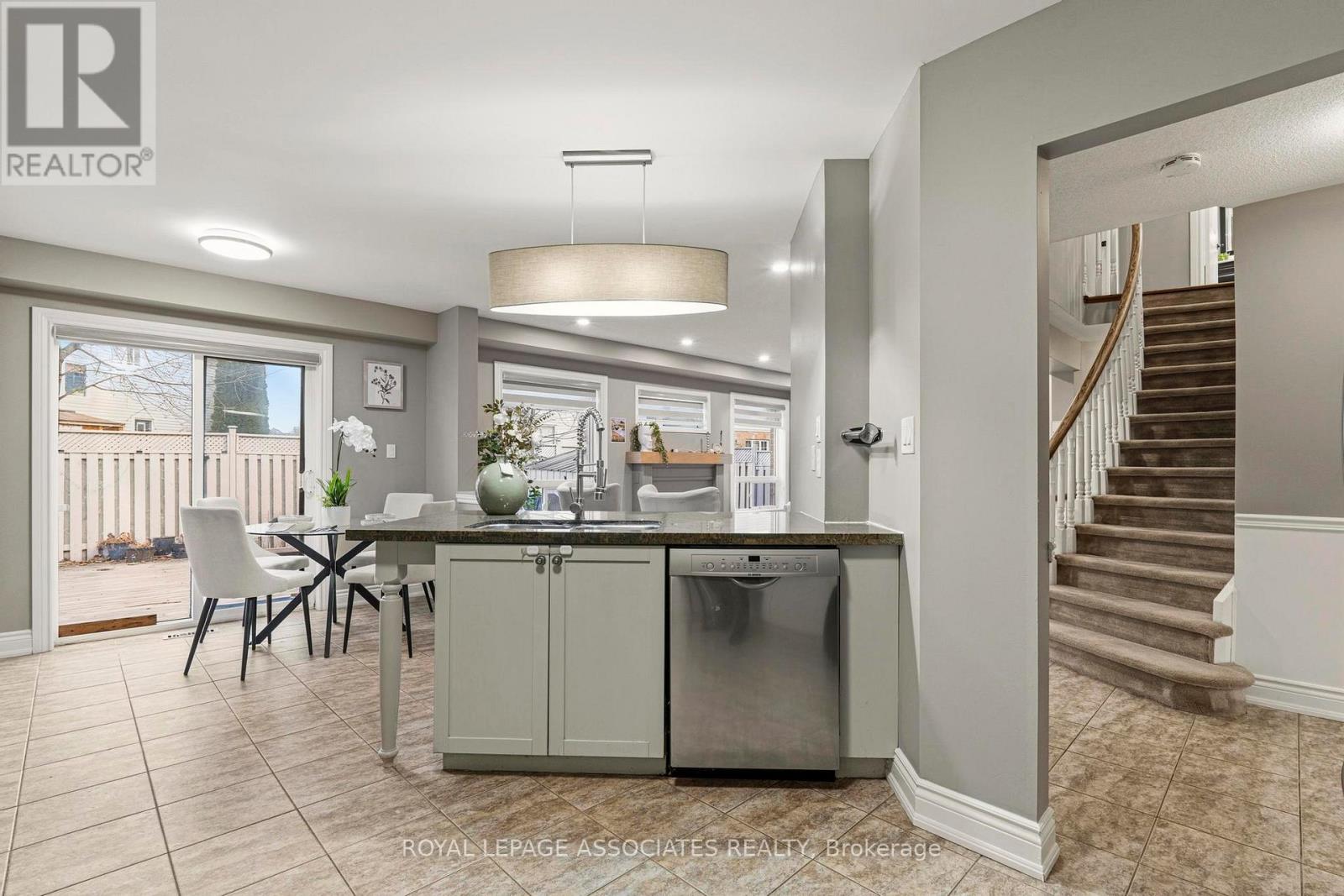 1044 Langford Street, Oshawa, Ontario  L1K 2W1 - Photo 19 - E12876334