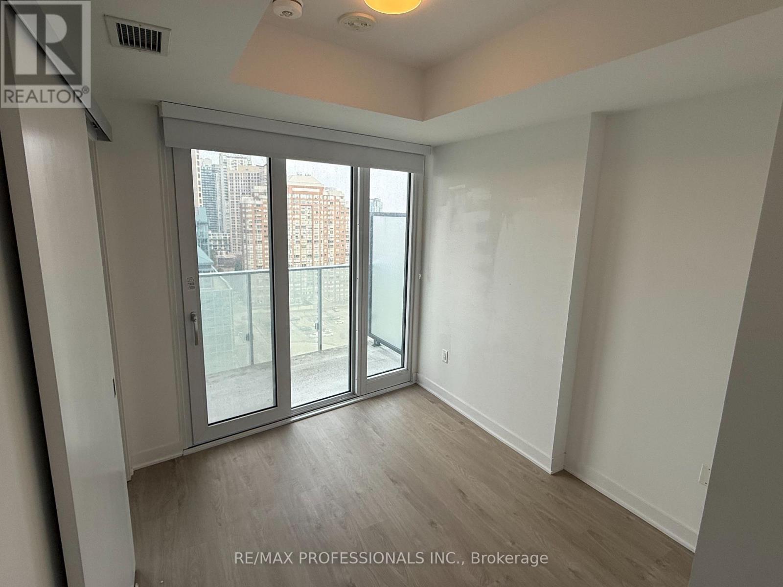 1501 - 3900 Confederation Parkway, Mississauga, Ontario  L5B 0M3 - Photo 17 - W12875688