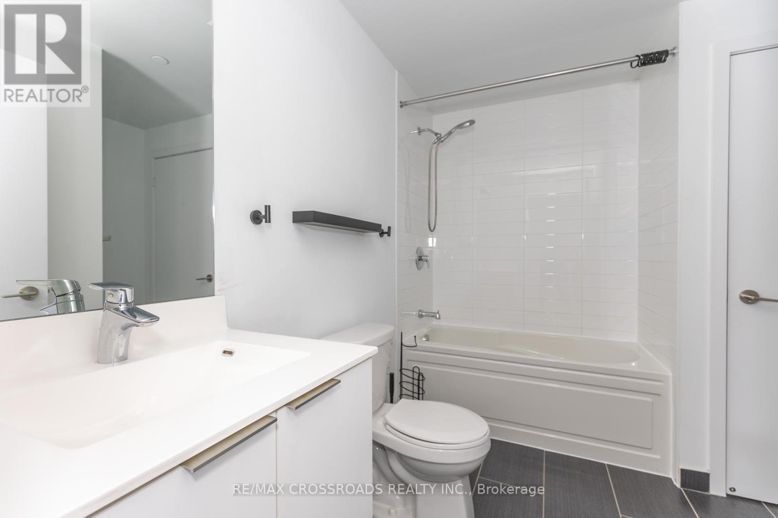 3913 - 30 Shore Breeze Drive N, Toronto, Ontario  M8V 0J1 - Photo 9 - W12870818