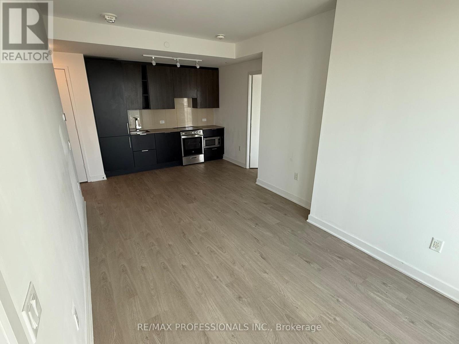 1501 - 3900 Confederation Parkway, Mississauga, Ontario  L5B 0M3 - Photo 10 - W12875688