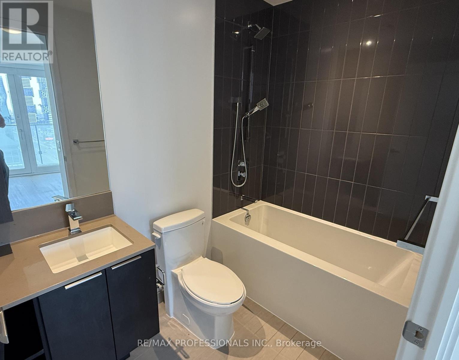 1501 - 3900 Confederation Parkway, Mississauga, Ontario  L5B 0M3 - Photo 14 - W12875688