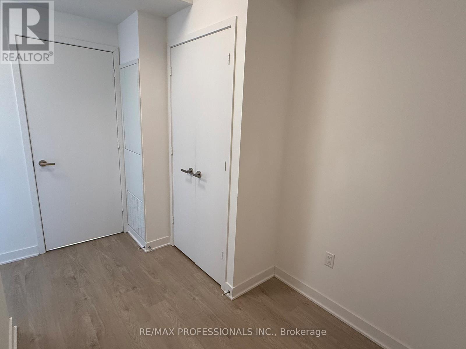 1501 - 3900 Confederation Parkway, Mississauga, Ontario  L5B 0M3 - Photo 7 - W12875688