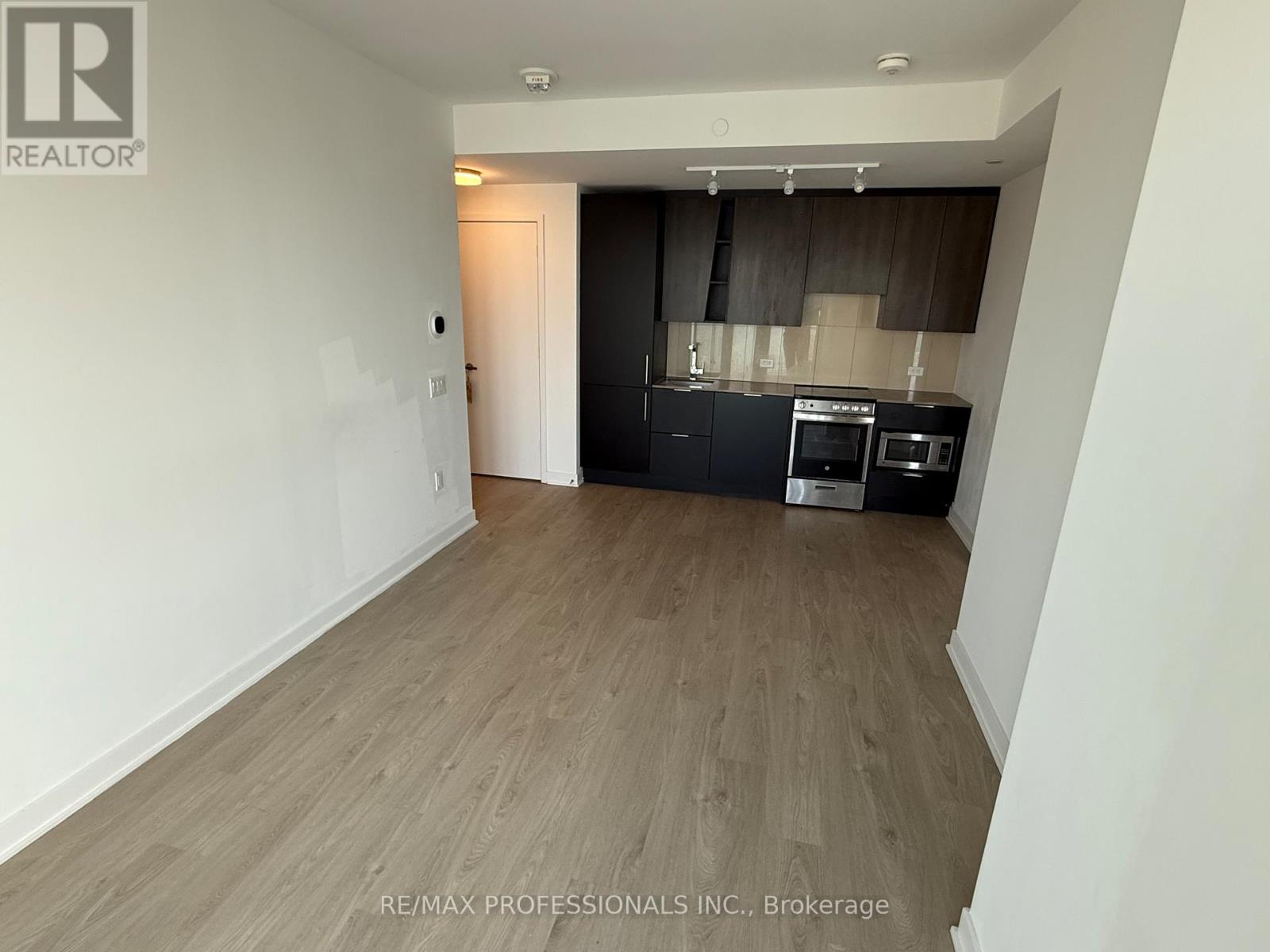 1501 - 3900 Confederation Parkway, Mississauga, Ontario  L5B 0M3 - Photo 11 - W12875688