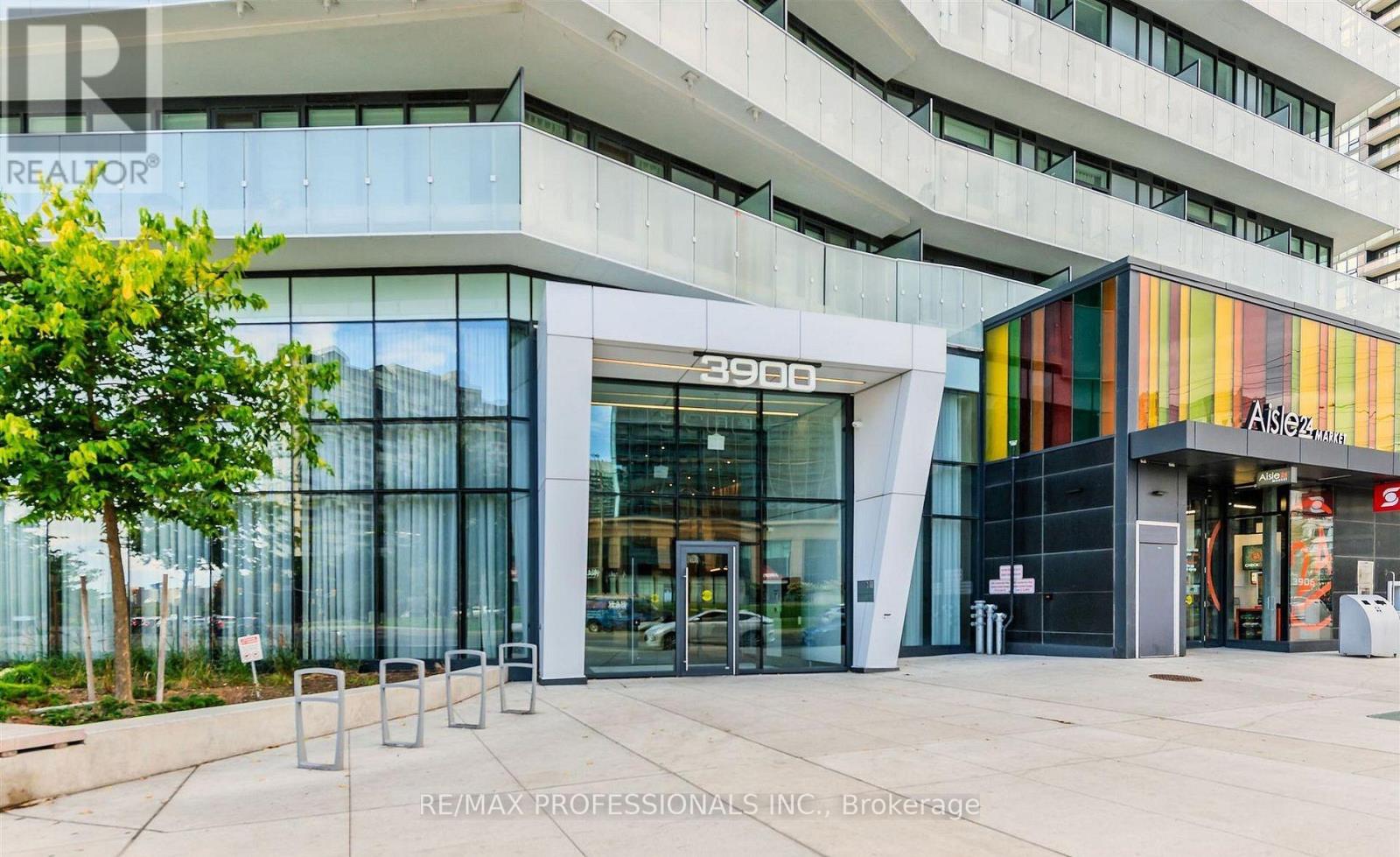 1501 - 3900 Confederation Parkway, Mississauga, Ontario  L5B 0M3 - Photo 2 - W12875688