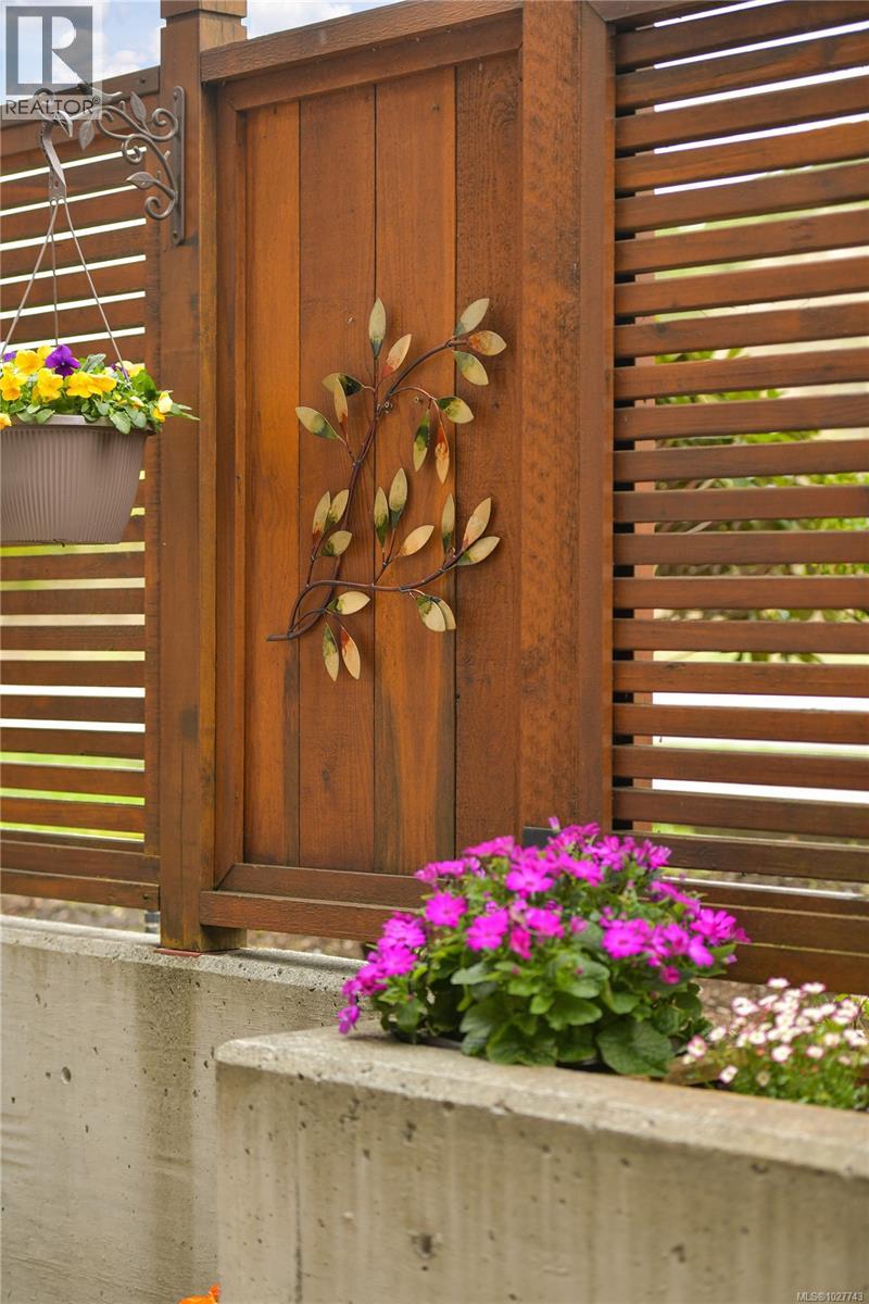 106 4040 Borden St, Saanich, British Columbia  V8X 2E9 - Photo 7 - 1027743