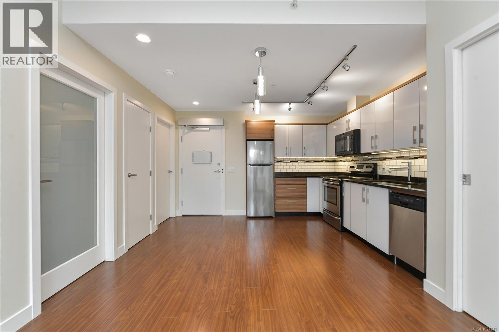 106 4040 Borden St, Saanich, British Columbia  V8X 2E9 - Photo 16 - 1027743