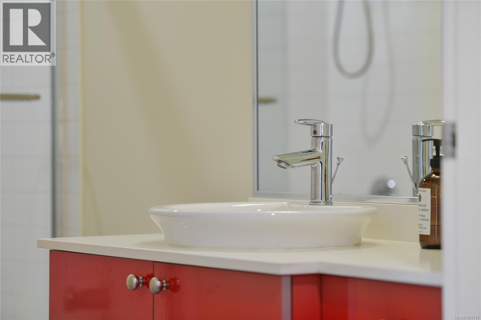 106 4040 Borden St, Saanich, British Columbia  V8X 2E9 - Photo 33 - 1027743