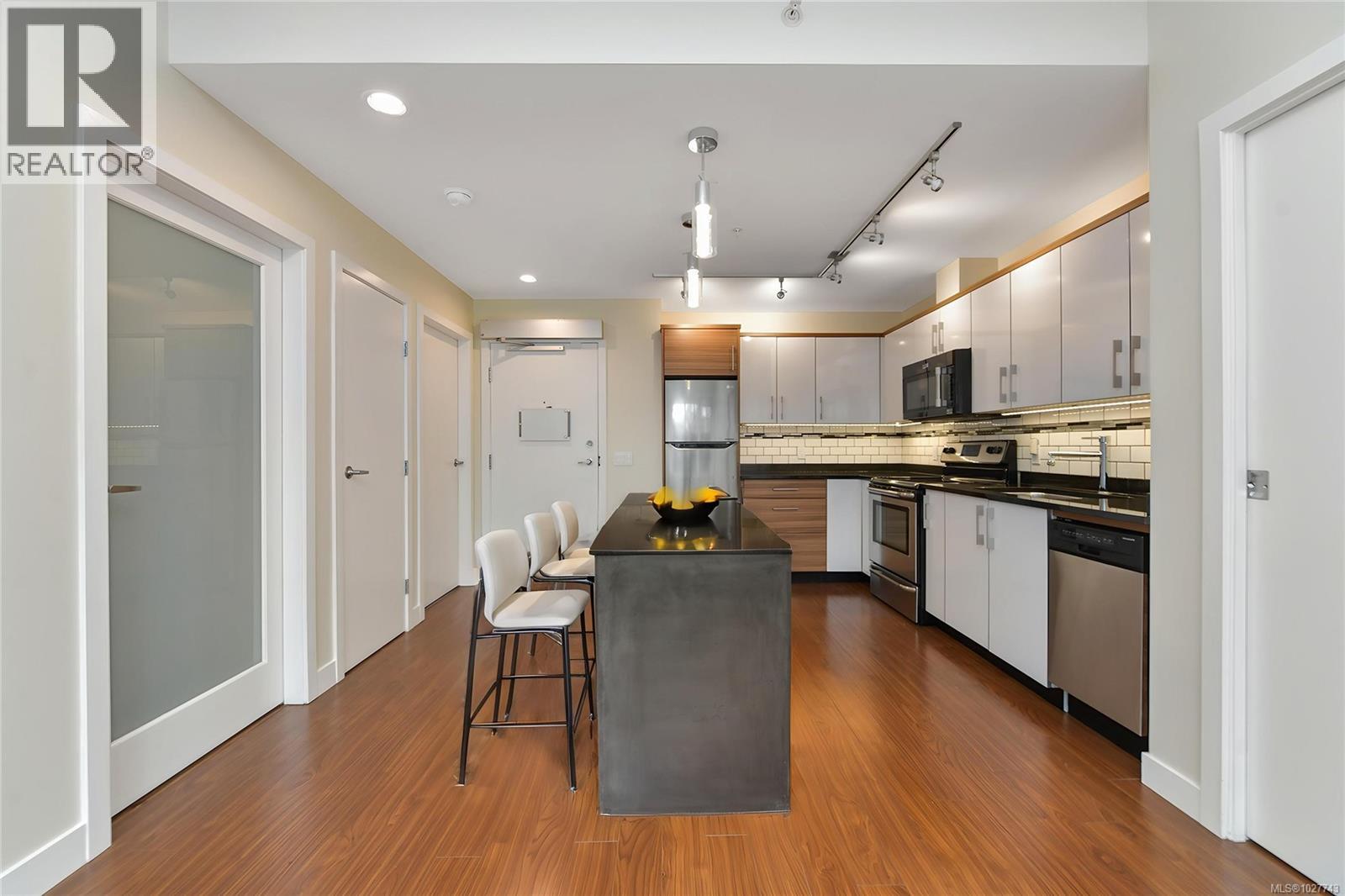 106 4040 Borden St, Saanich, British Columbia  V8X 2E9 - Photo 15 - 1027743