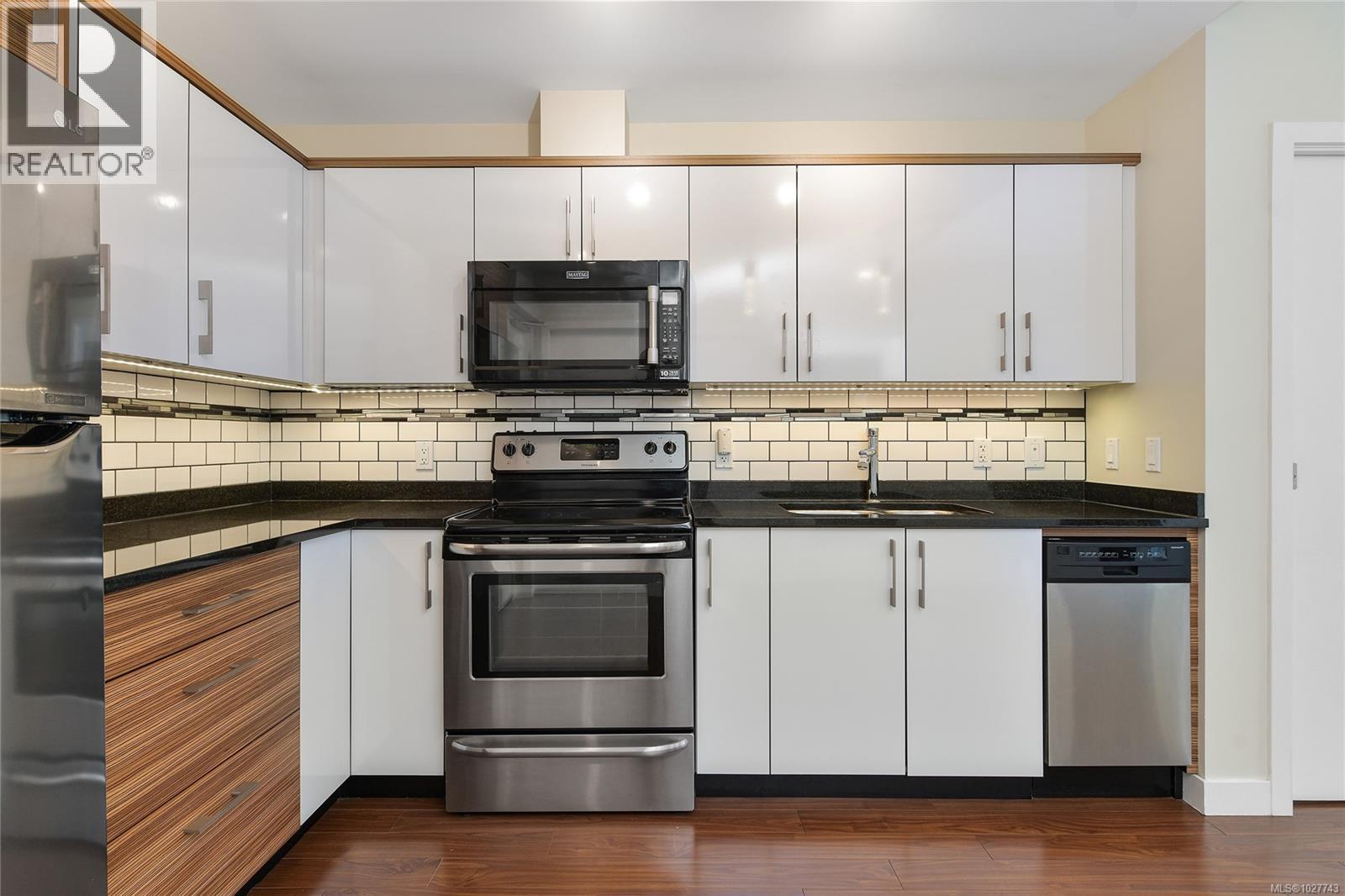 106 4040 Borden St, Saanich, British Columbia  V8X 2E9 - Photo 18 - 1027743