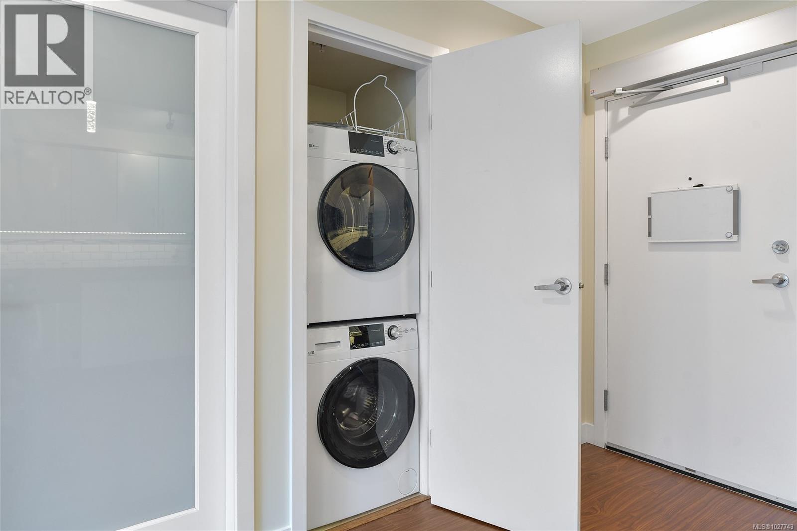 106 4040 Borden St, Saanich, British Columbia  V8X 2E9 - Photo 35 - 1027743