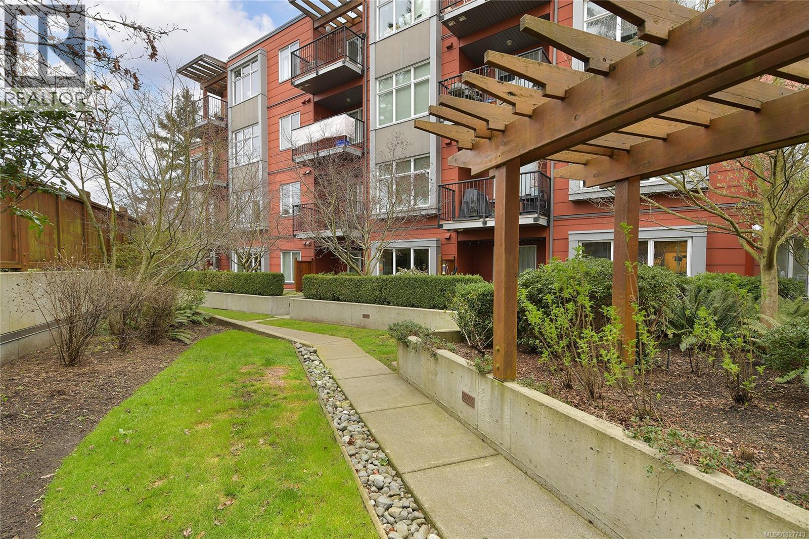 106 4040 Borden St, Saanich, British Columbia  V8X 2E9 - Photo 40 - 1027743