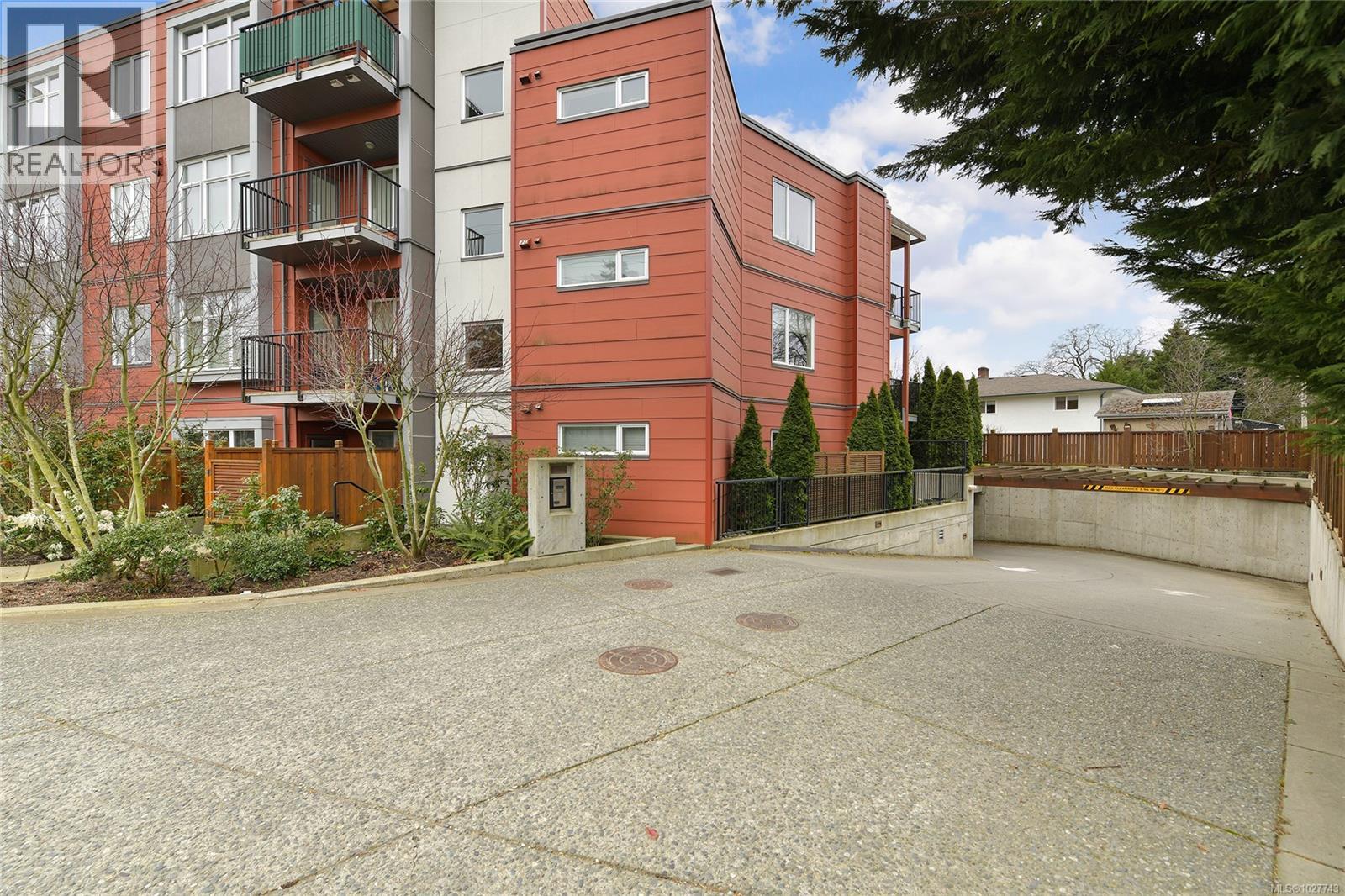 106 4040 Borden St, Saanich, British Columbia  V8X 2E9 - Photo 38 - 1027743