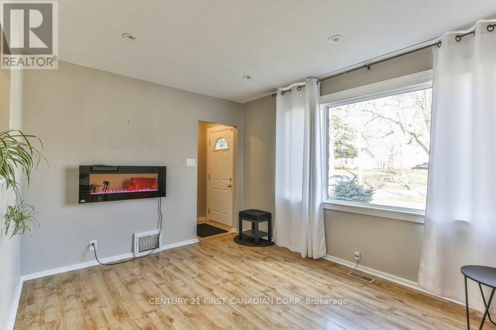 715 Grosvenor Street, London East, Ontario  N5Y 3T7 - Photo 8 - X12879940