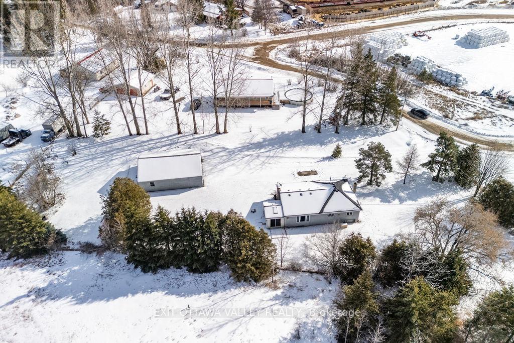 18 Dandelion Drive, Whitewater Region, Ontario  K0J 1Y0 - Photo 34 - X12879854