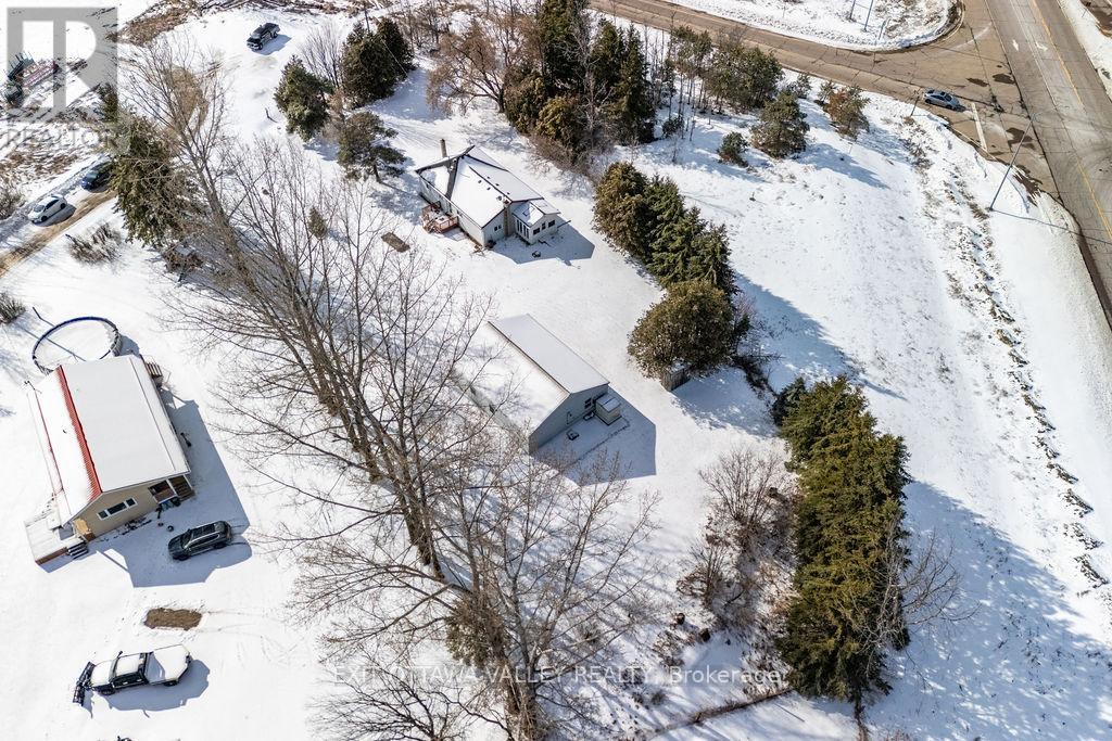 18 Dandelion Drive, Whitewater Region, Ontario  K0J 1Y0 - Photo 35 - X12879854