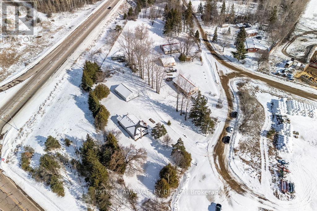 18 Dandelion Drive, Whitewater Region, Ontario  K0J 1Y0 - Photo 37 - X12879854