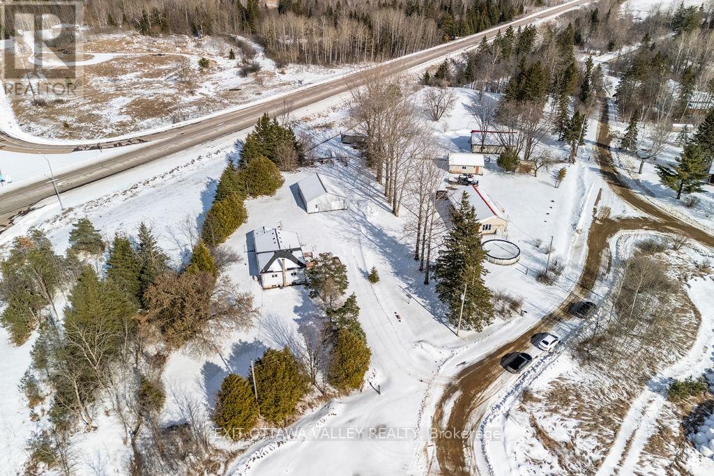 18 Dandelion Drive, Whitewater Region, Ontario  K0J 1Y0 - Photo 38 - X12879854