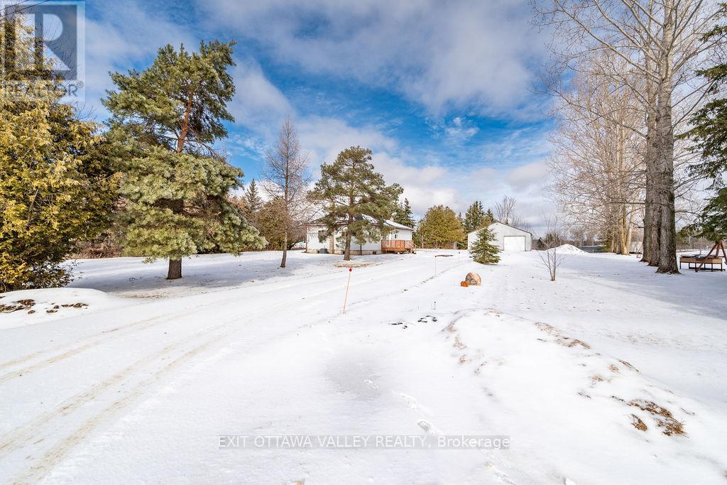 18 Dandelion Drive, Whitewater Region, Ontario  K0J 1Y0 - Photo 41 - X12879854