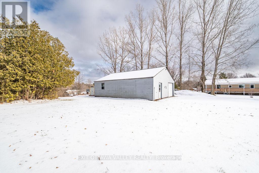 18 Dandelion Drive, Whitewater Region, Ontario  K0J 1Y0 - Photo 44 - X12879854