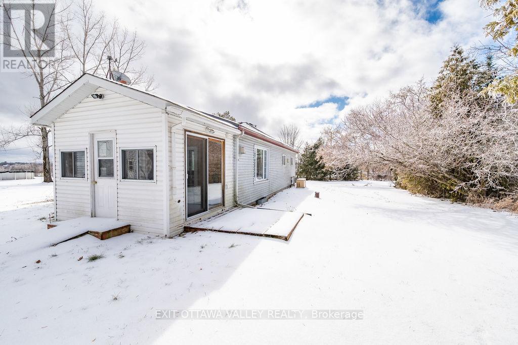 18 Dandelion Drive, Whitewater Region, Ontario  K0J 1Y0 - Photo 45 - X12879854