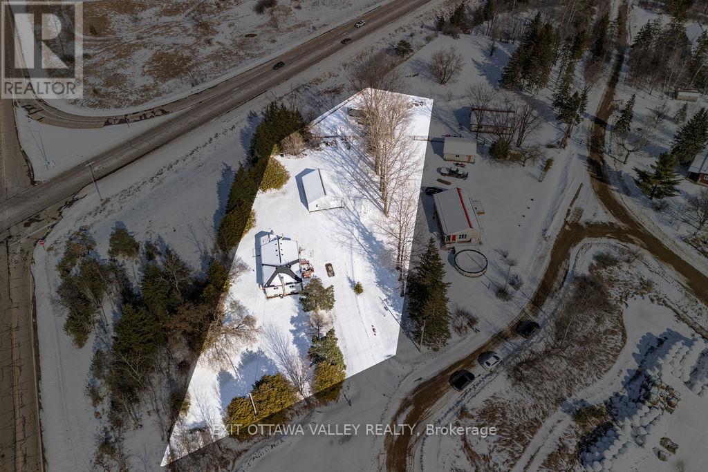 18 Dandelion Drive, Whitewater Region, Ontario  K0J 1Y0 - Photo 47 - X12879854