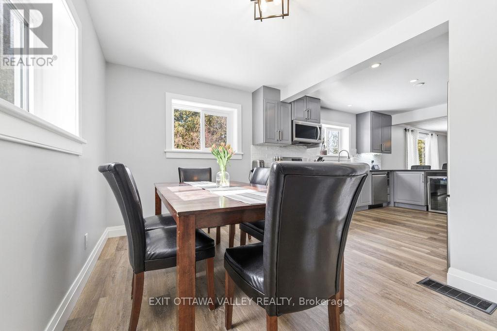 18 Dandelion Drive, Whitewater Region, Ontario  K0J 1Y0 - Photo 7 - X12879854