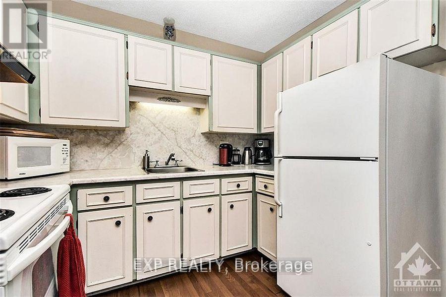 15 Jansen Road, Ottawa, Ontario  K2H 5W6 - Photo 14 - X12879888