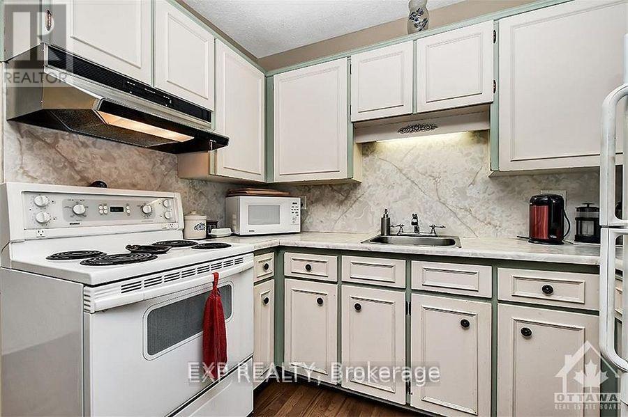 15 Jansen Road, Ottawa, Ontario  K2H 5W6 - Photo 15 - X12879888