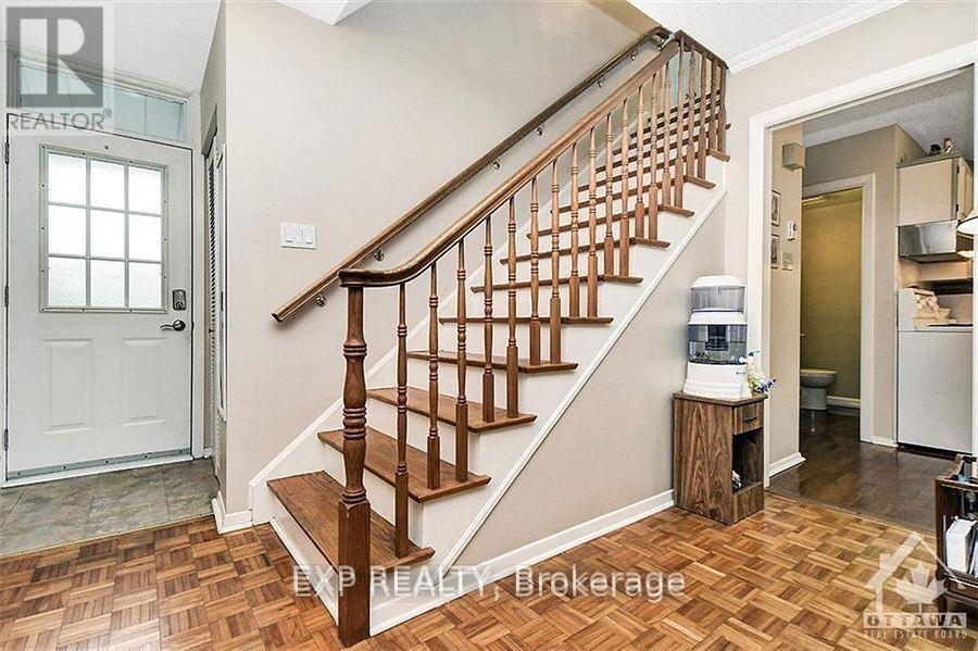 15 Jansen Road, Ottawa, Ontario  K2H 5W6 - Photo 4 - X12879888