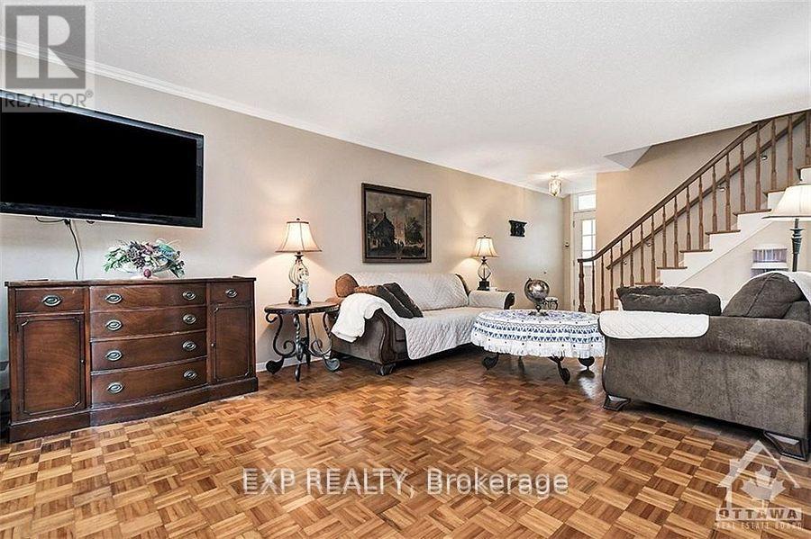 15 Jansen Road, Ottawa, Ontario  K2H 5W6 - Photo 8 - X12879888