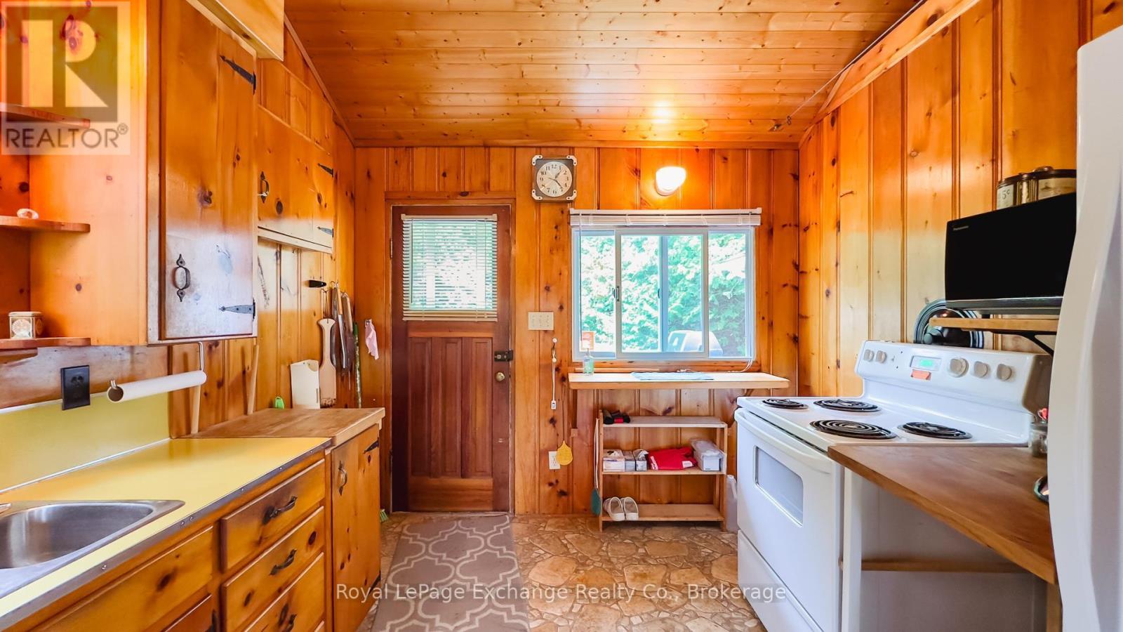 40 Vozka Drive, Huron-Kinloss, Ontario  N2Z 0B3 - Photo 17 - X12878924