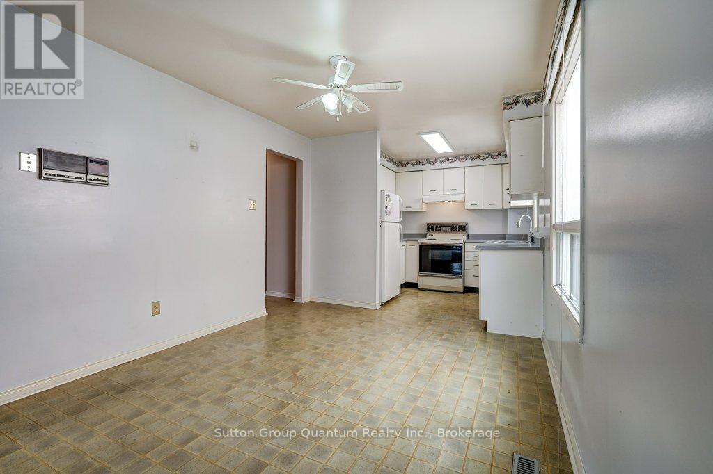 7215 Aspen Avenue, Mississauga, Ontario  L5N 5N9 - Photo 15 - W12879808