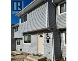 2222 3 Street N, Cranbrook, British Columbia