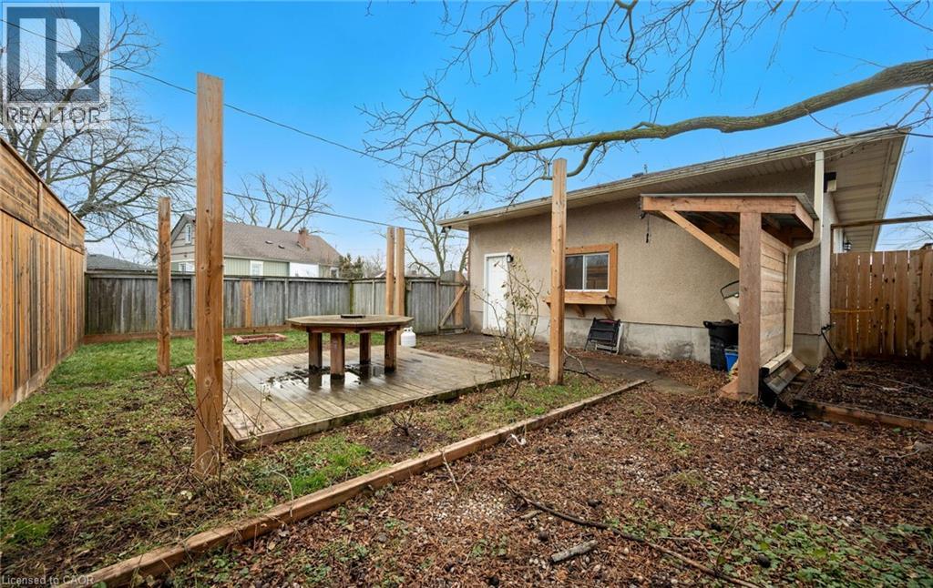 11 Rockwood Avenue, St. Catharines, Ontario  L2P 1E3 - Photo 46 - 40794830