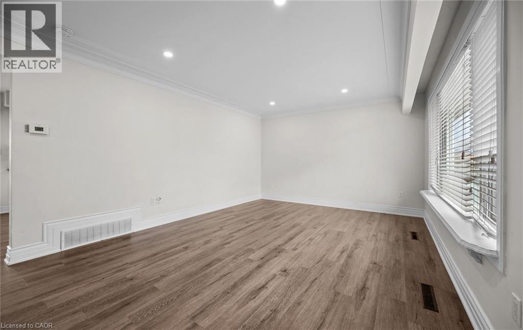 11 Rockwood Avenue, St. Catharines, Ontario  L2P 1E3 - Photo 7 - 40794830